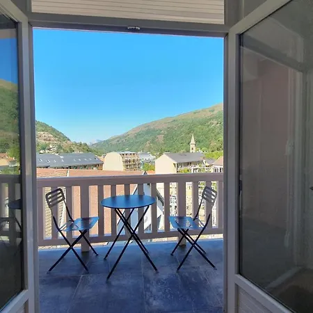 Le Grillon Apartment *
