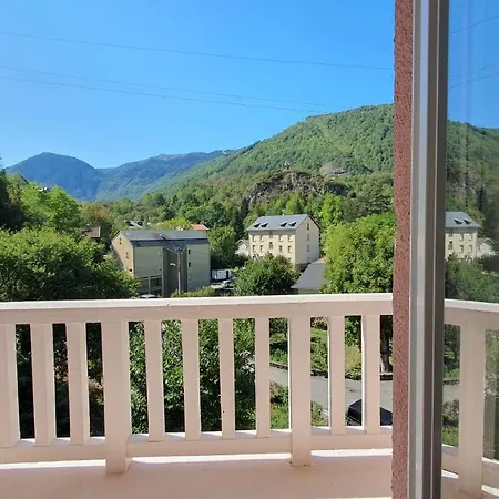 Le Grillon Apartment
