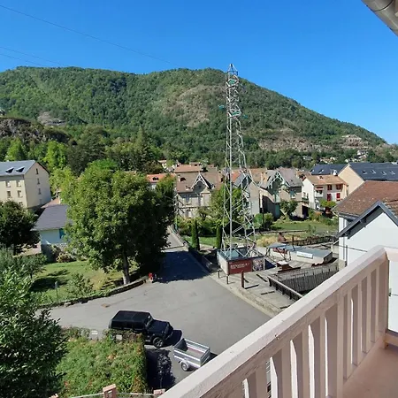 Le Grillon Apartment *