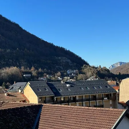 Le Grillon Apartment