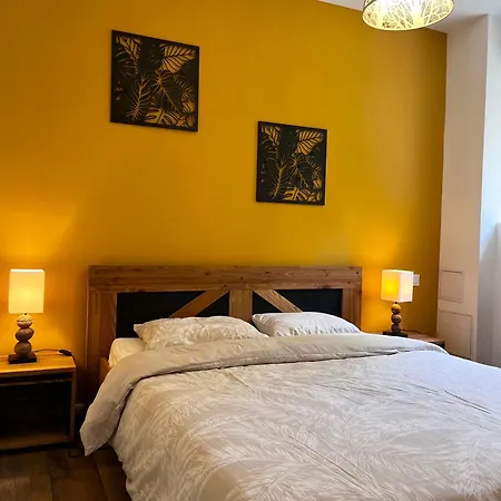 Le Grillon Apartment
